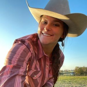 Meet your Posher, Kayla